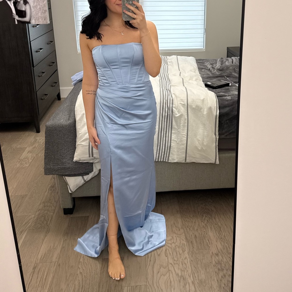 Elegant Blue Strapless Dress - Picture 1 of 1